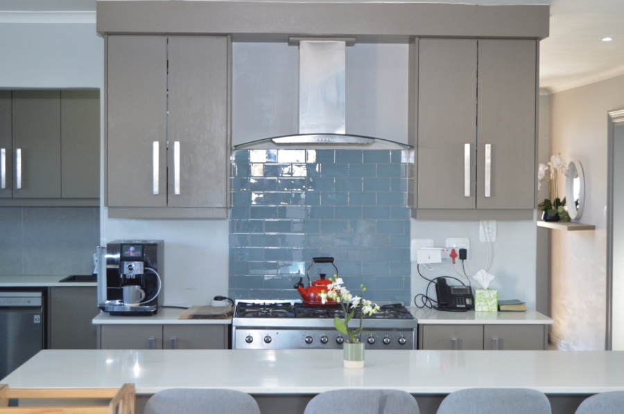4 Bedroom Property for Sale in Blue Mountain Village Western Cape